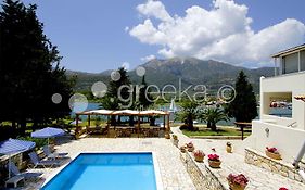Geni Garden Apartments